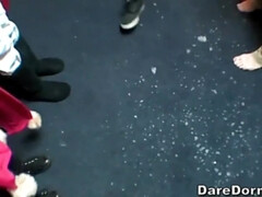 Blond, Pijpbeurt, Bruinharig, Sperma shot, Lul, Sperma in gezicht, Doordringend, Tieten likken