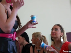 Aangekleed, Hardcore, Huisgemaakt, Lesbisch, Olie, Orgie, Swinger