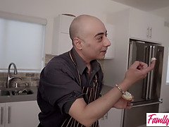 Блондинки, Минет, Постарше, Милф, Мамочка, От первого лица, Мачеха, Втроем