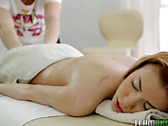 18 jahre, Arsch, Grosser arsch, Grosser schwanz, Hundestellung, Natürlichen titten, Dürr, Titten