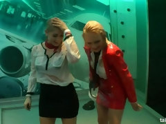 Блондинки, Танцы, Голышом, Оргии, Порнозвезда, Софткор, Свингеры, Влажная