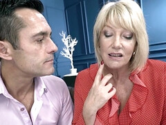 Blonde, Sucer une bite, En gros plan de très près, Tir de sperme, Doigter, Mamie, Hard, Professeur