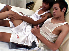 Asiatique, Tir de sperme, Fétiche, Homosexuelle, Masturbation, Pisser, Maigrichonne