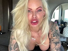 Bitch tries her huge dildo for the first time
