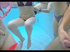 Laura girlfriend Berlin 18-19 yr boink in the pool